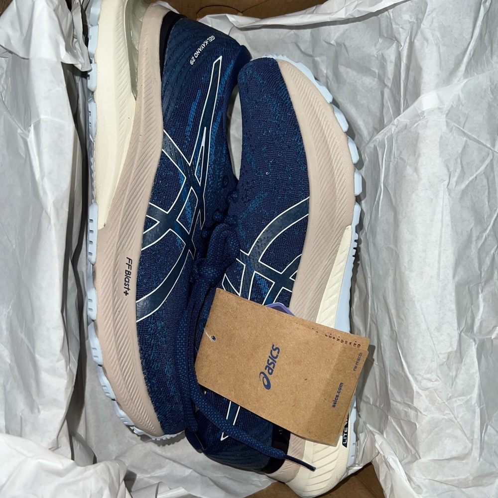 Asics Gel-Kayano 29 Women’s size 6.5